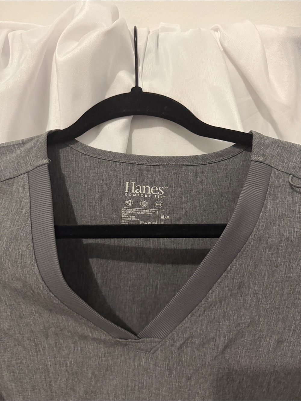 Hanes Gray Scrub set with Utility Pockets in size medium - Picture 5 of 8